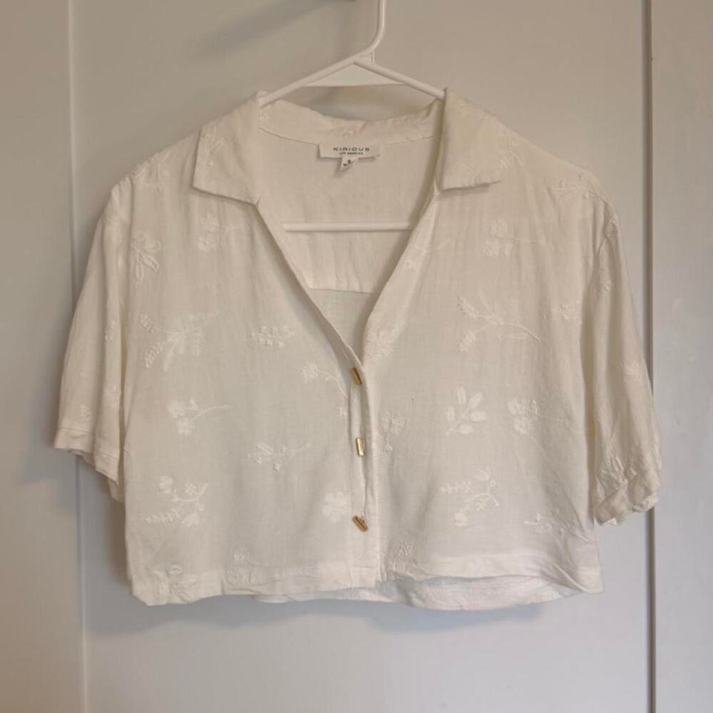 Kirious White Linen Crop Top with Embrodiered Pattern